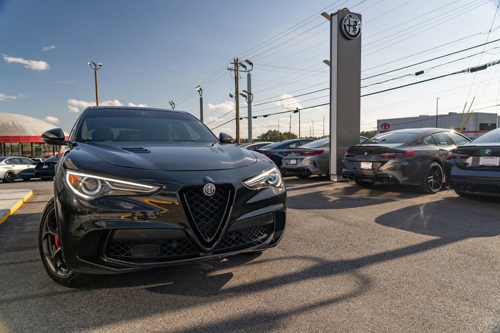 Used 2021 Alfa Romeo Stelvio Quadrifoglio image 11