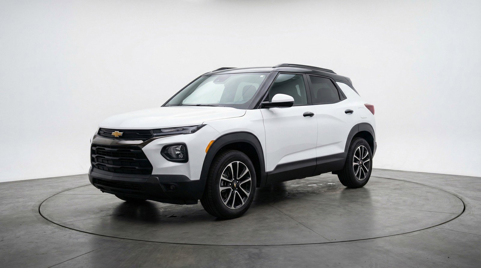 Used 2025 Chevrolet TrailBlazer LT AWD/4WD image 3