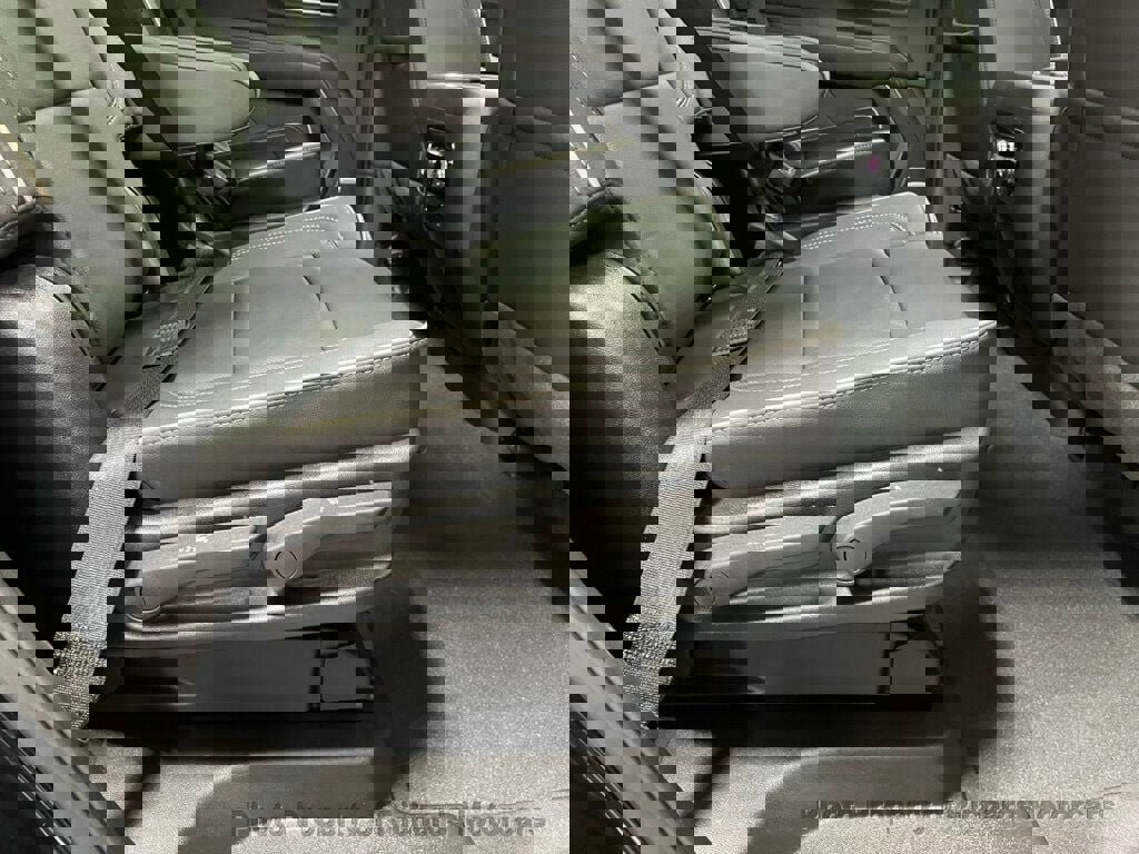 Used 2026 GMC Yukon Elevation image 24