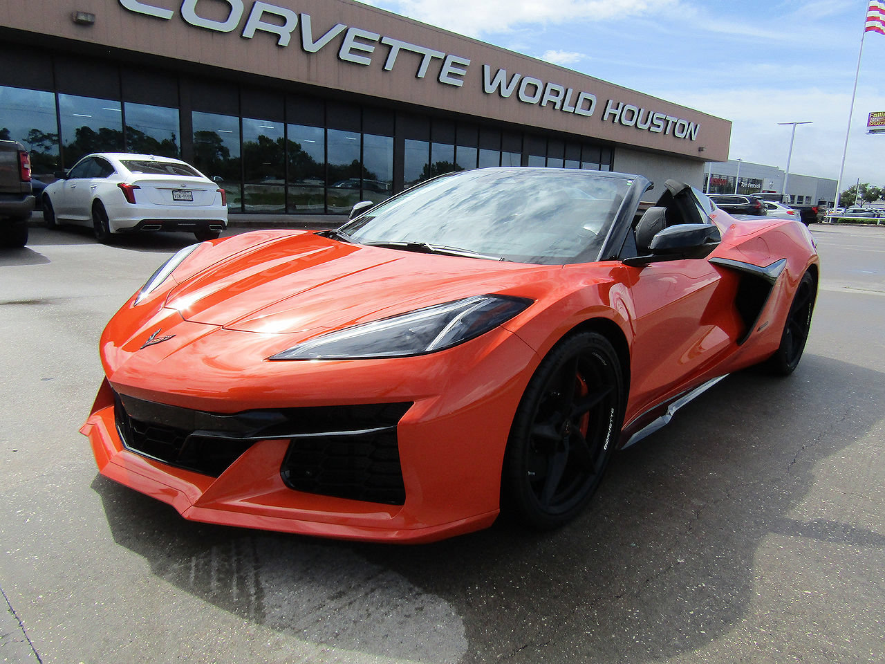 Used 2025 Chevrolet Corvette E-Ray w/ Stealth Interior Trim Package AWD/4WD image 1