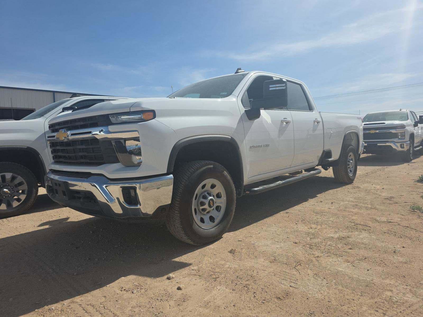 Used 2025 Chevrolet Silverado 2500 LT w/ Convenience Package image 2