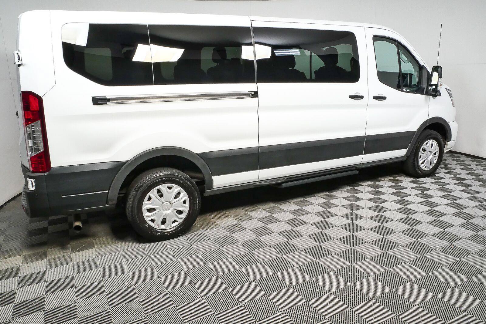 Used 2023 Ford Transit 350 XLT RWD image 2
