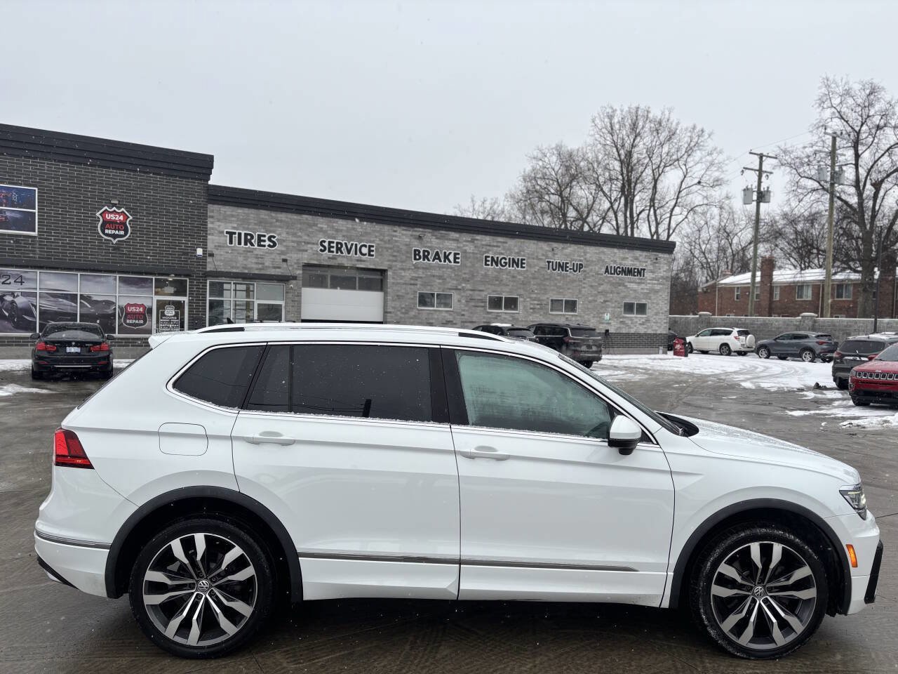 Used 2020 Volkswagen Tiguan SEL Premium R-Line w/ 3rd Row Seat Package AWD/4WD image 8