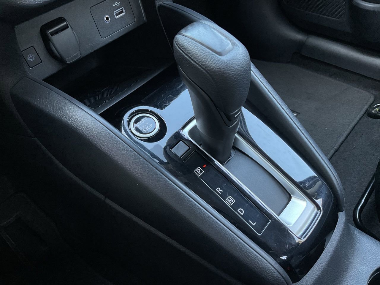 Used 2025 Nissan Versa SV image 33