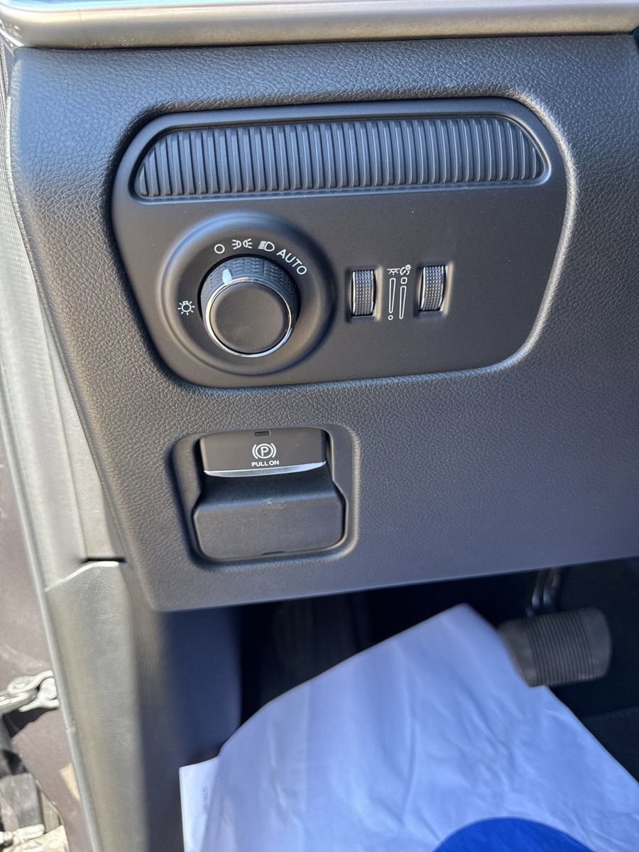 New 2026 Jeep Grand Wagoneer L Limited AWD/4WD image 15
