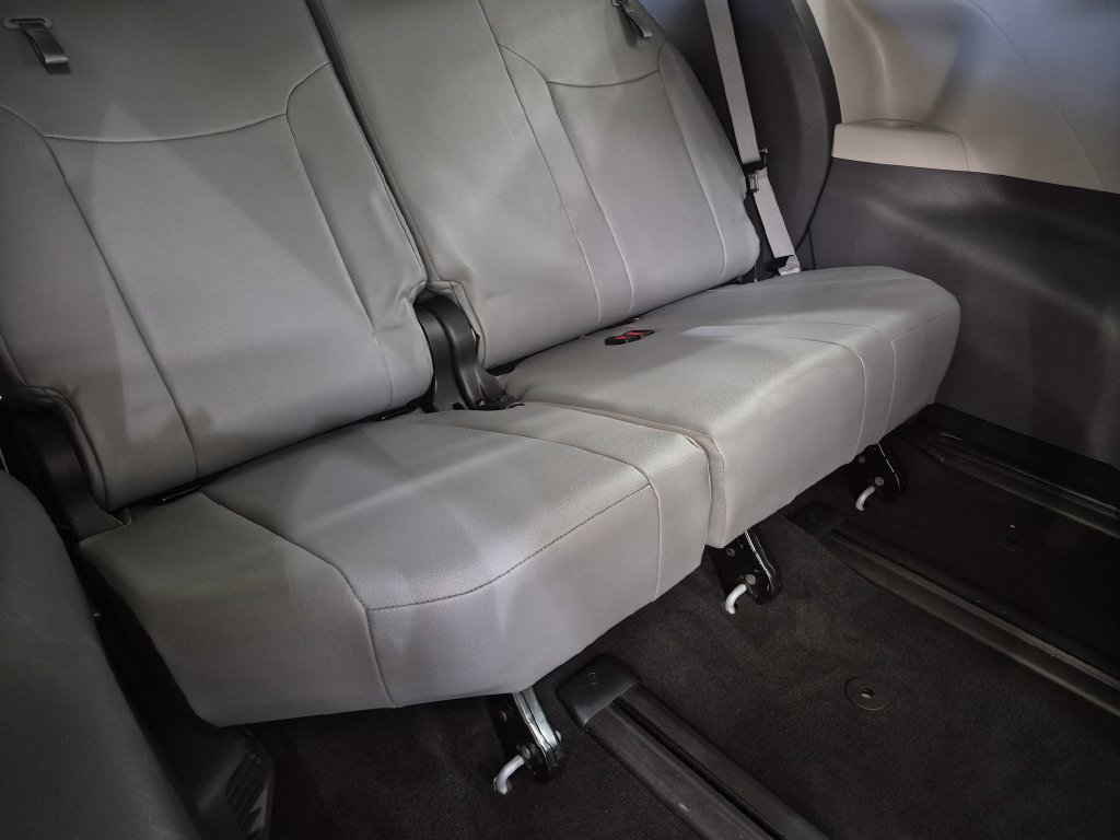 Used 2021 Toyota Sienna Limited AWD/4WD image 33