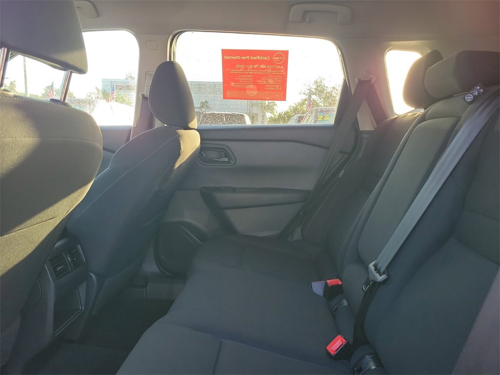Used 2025 Nissan Rogue S image 7