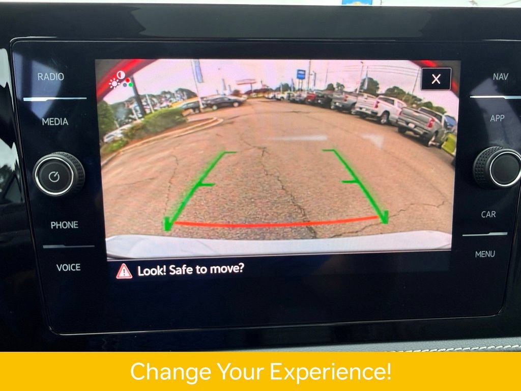 Used 2025 Volkswagen Jetta SEL FWD image 9