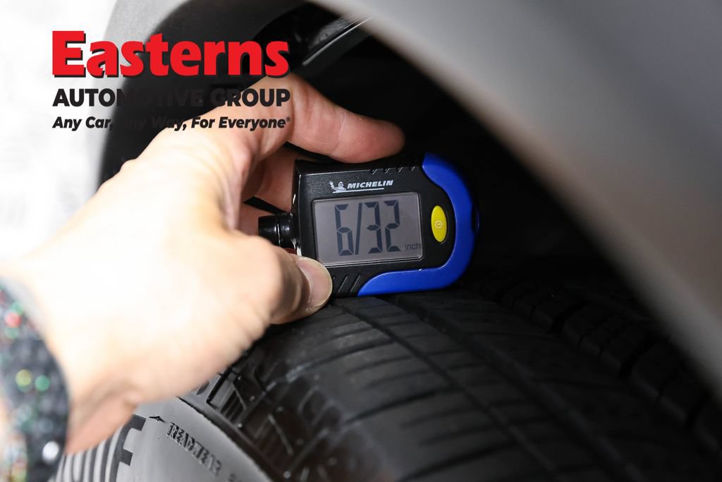 Used 2023 Nissan Rogue S AWD/4WD image 27