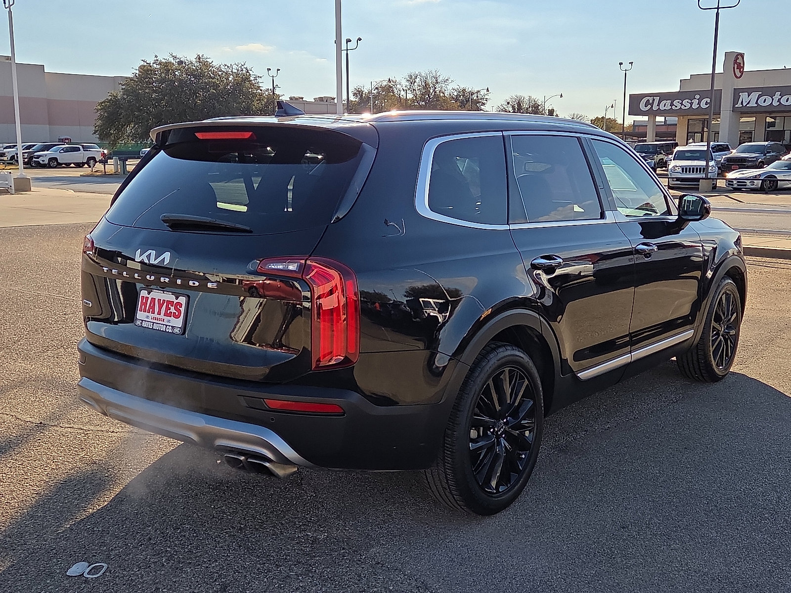 Used 2022 Kia Telluride SX w/ SX Prestige Package image 4