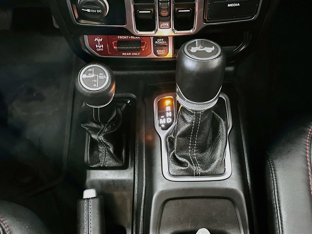 Used 2025 Jeep Wrangler Unlimited Rubicon AWD/4WD image 16