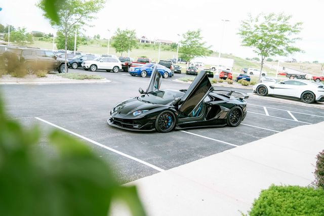 Used 2020 Lamborghini Aventador SVJ AWD/4WD image 30