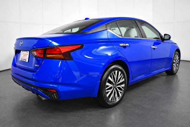 Certified 2025 Nissan Altima 2.5 SV w/ SV Premium Package AWD/4WD image 4