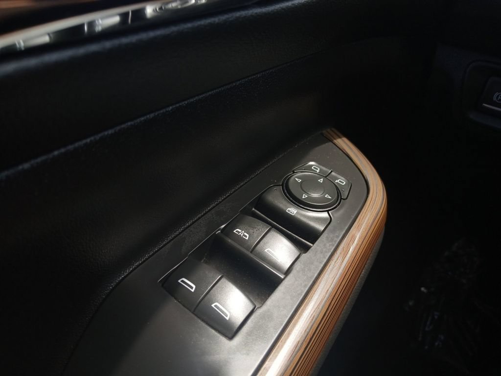 Used 2021 GMC Acadia SLE FWD image 41