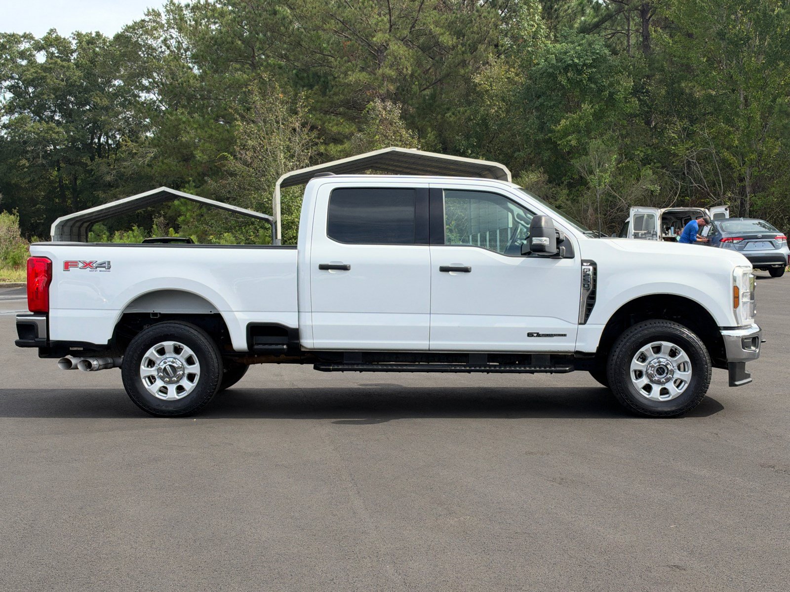 Used 2024 Ford F250 XLT w/ FX4 Off-Road Package AWD/4WD image 4