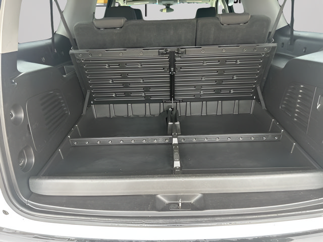 Used 2018 Chevrolet Suburban LS AWD/4WD image 17