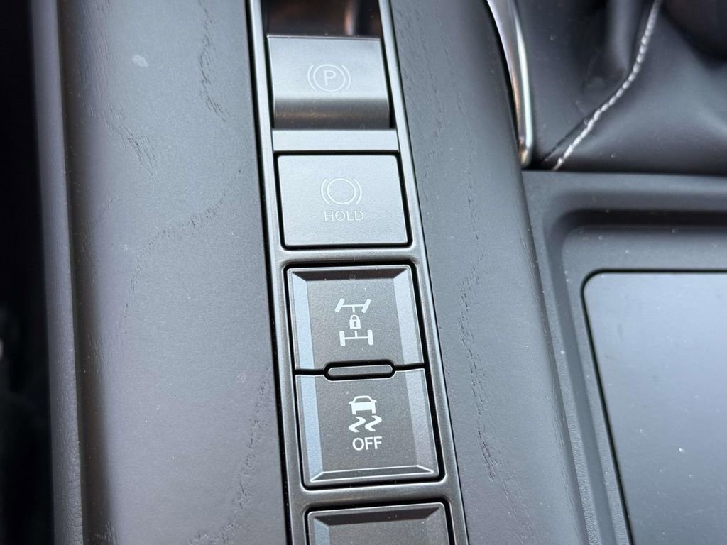 Used 2025 Lexus LX 600 4WD w/ Accessory Package (2T) image 26