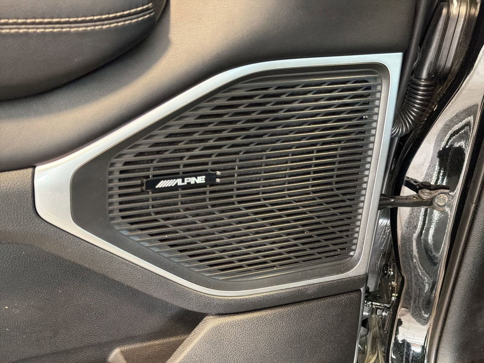 Used 2023 Jeep Wagoneer L Series III w/ Preferred Equipment Group image 20