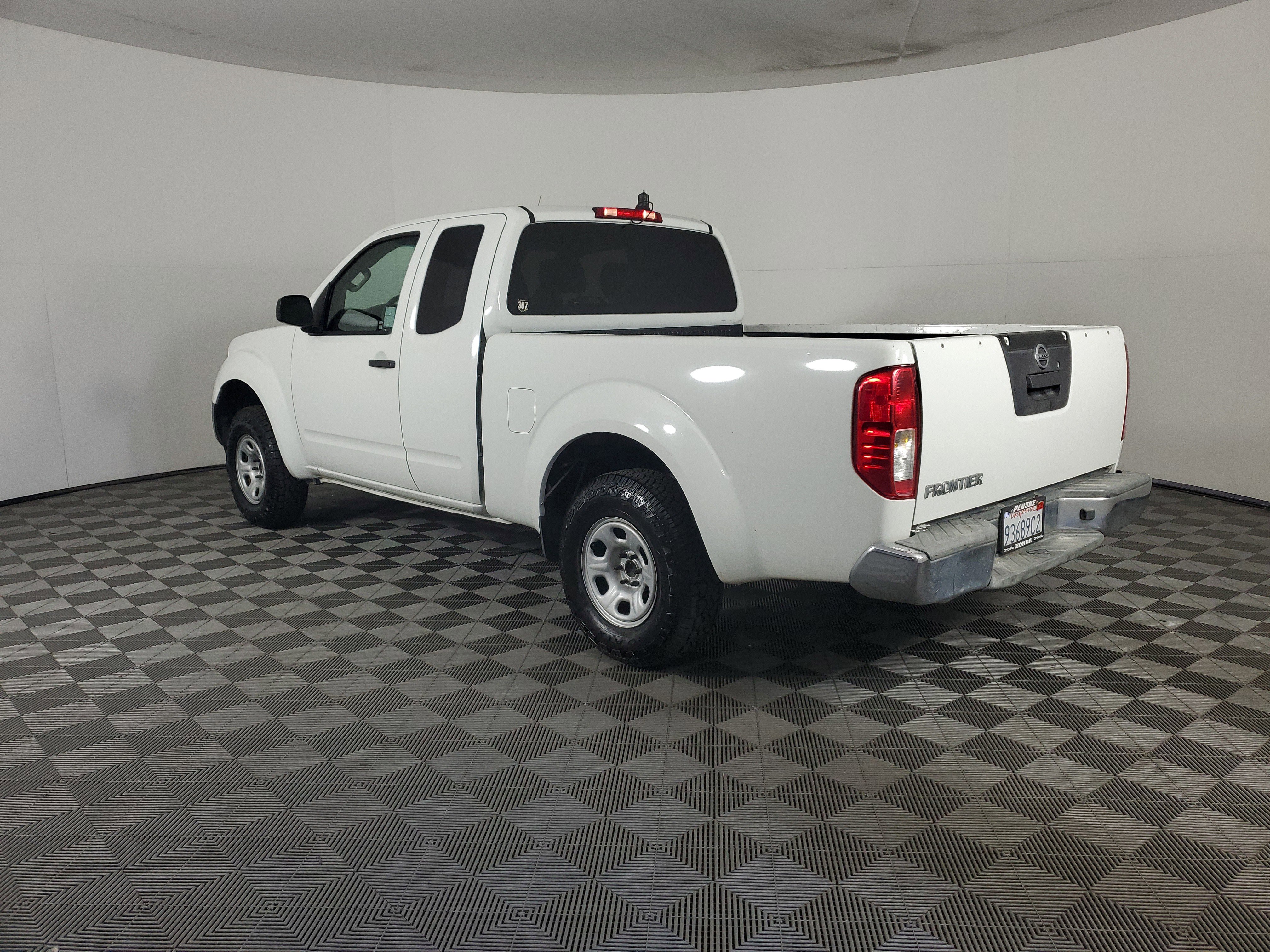 Used 2016 Nissan Frontier S RWD image 6