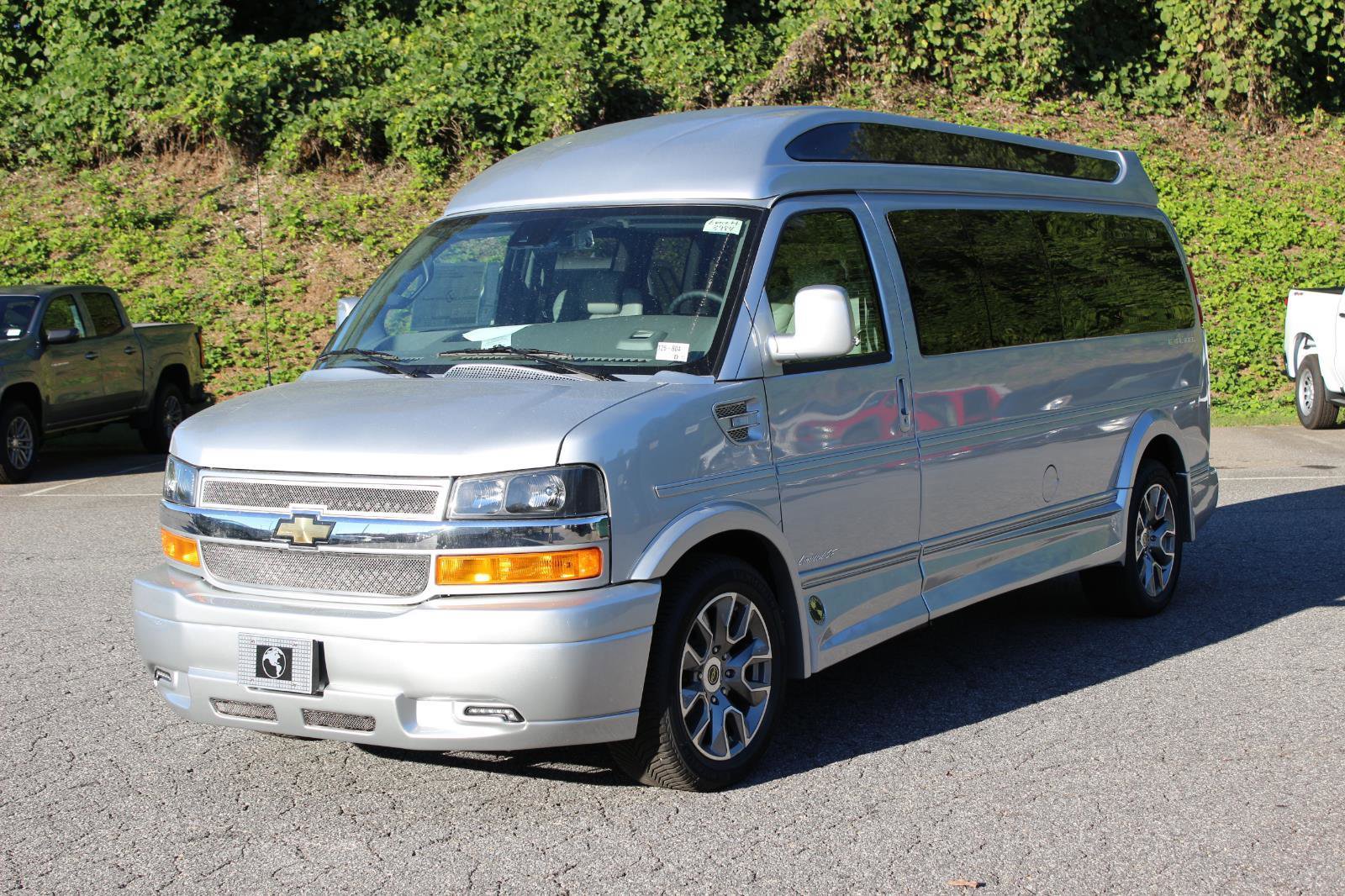 New 2025 Chevrolet Express 2500 RWD 2500 155 w/ Driver Convenience Package image 3