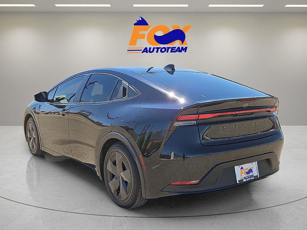 Used 2023 Toyota Prius LE image 3