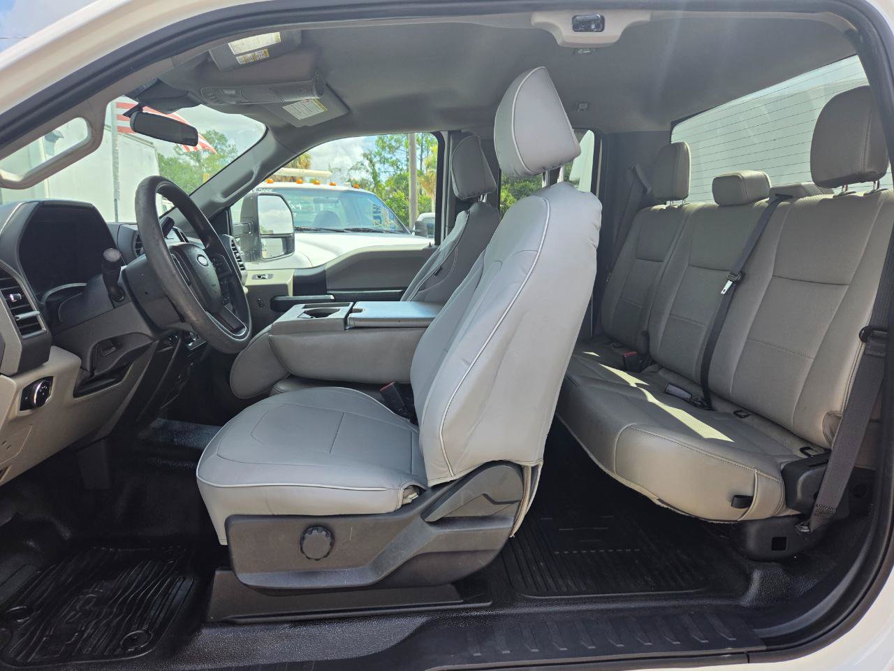 Used 2022 Ford F250 XL w/ Power Equipment Group AWD/4WD image 9