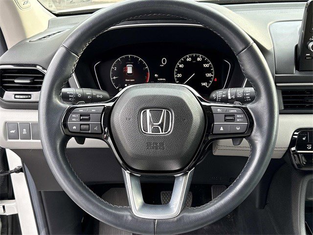 Used 2025 Honda Pilot Touring image 19