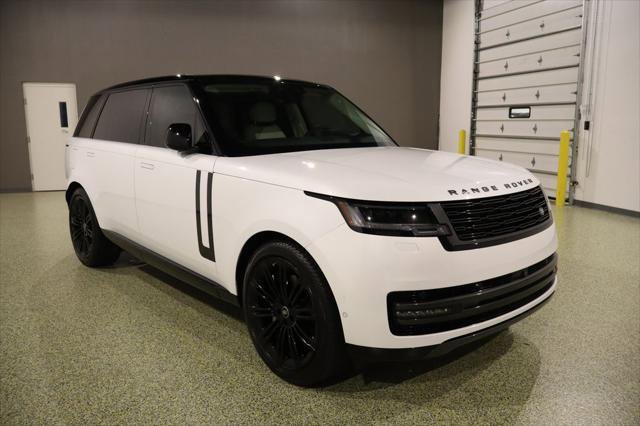 Used 2024 Land Rover Range Rover Long Wheelbase SE image 1