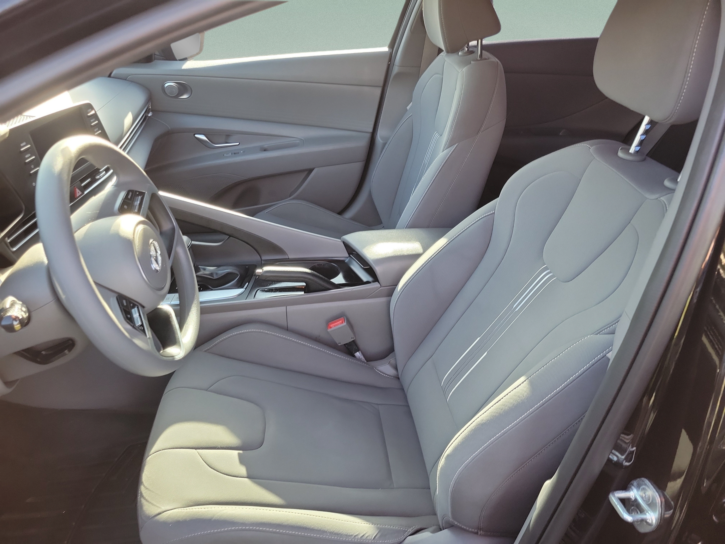 Used 2022 Hyundai Elantra SEL FWD image 11