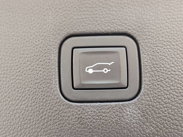 Used 2019 Buick Enclave Avenir w/ Avenir Technology Package FWD image 13