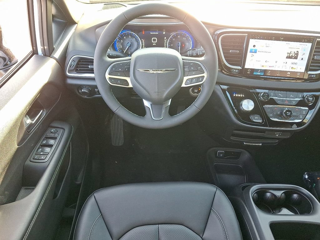 New 2026 Chrysler Voyager LX FWD image 8