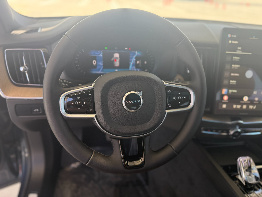 New 2026 Volvo XC60 B5 Plus w/ Climate Package PRO AWD/4WD image 15