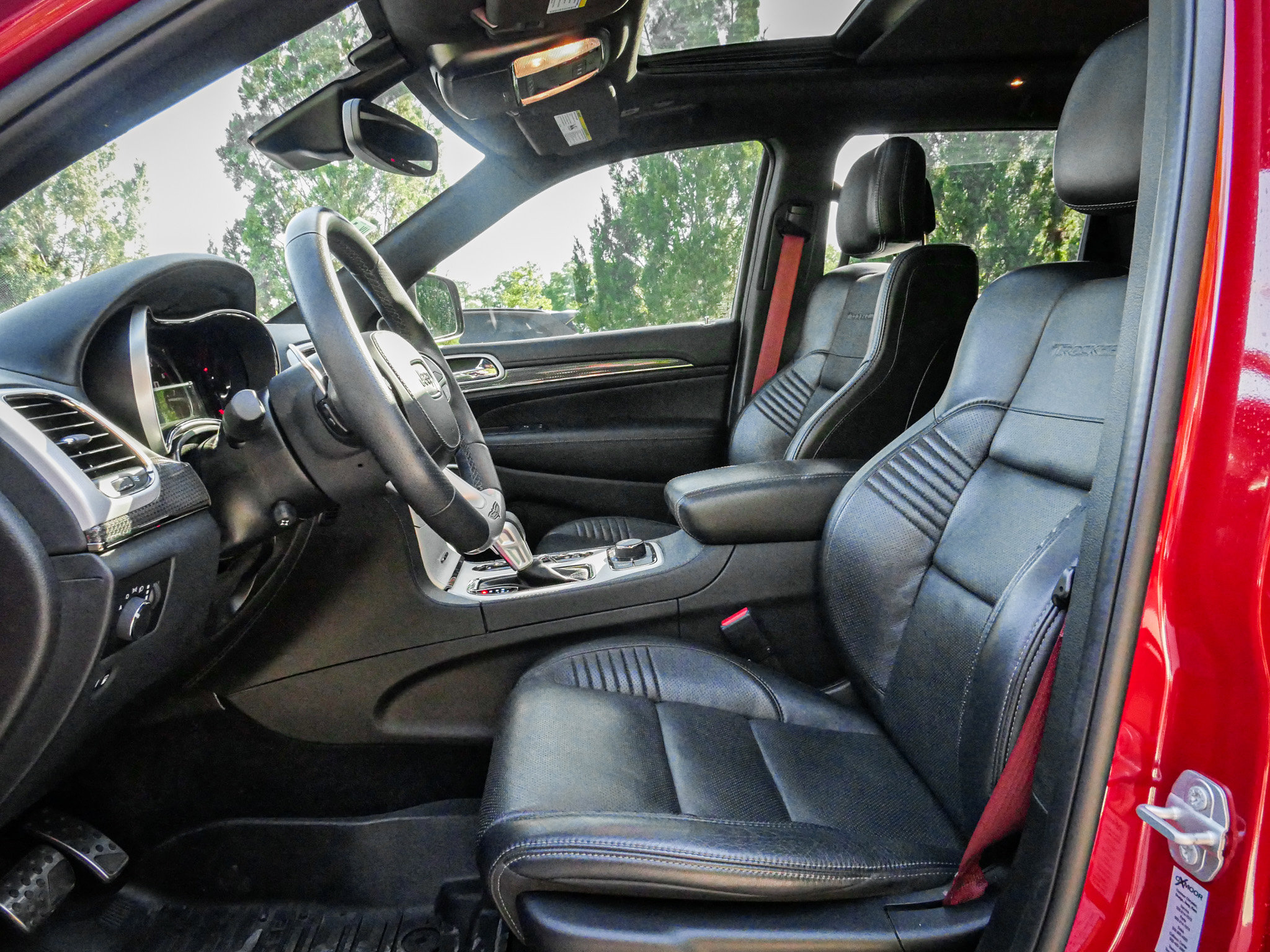 Used 2018 Jeep Grand Cherokee Trackhawk AWD/4WD image 7