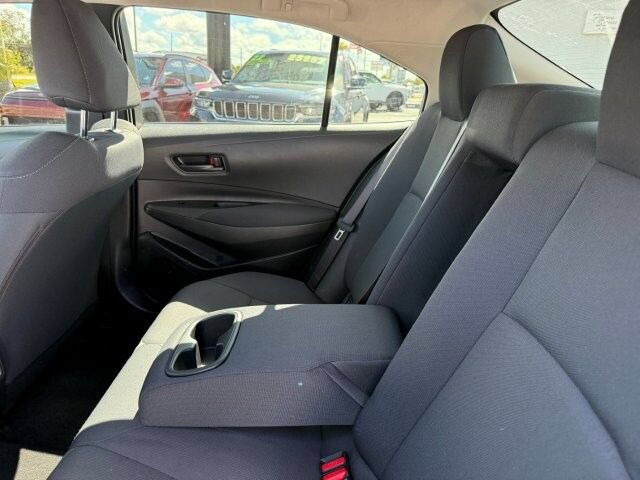 Used 2022 Toyota Corolla LE FWD image 12