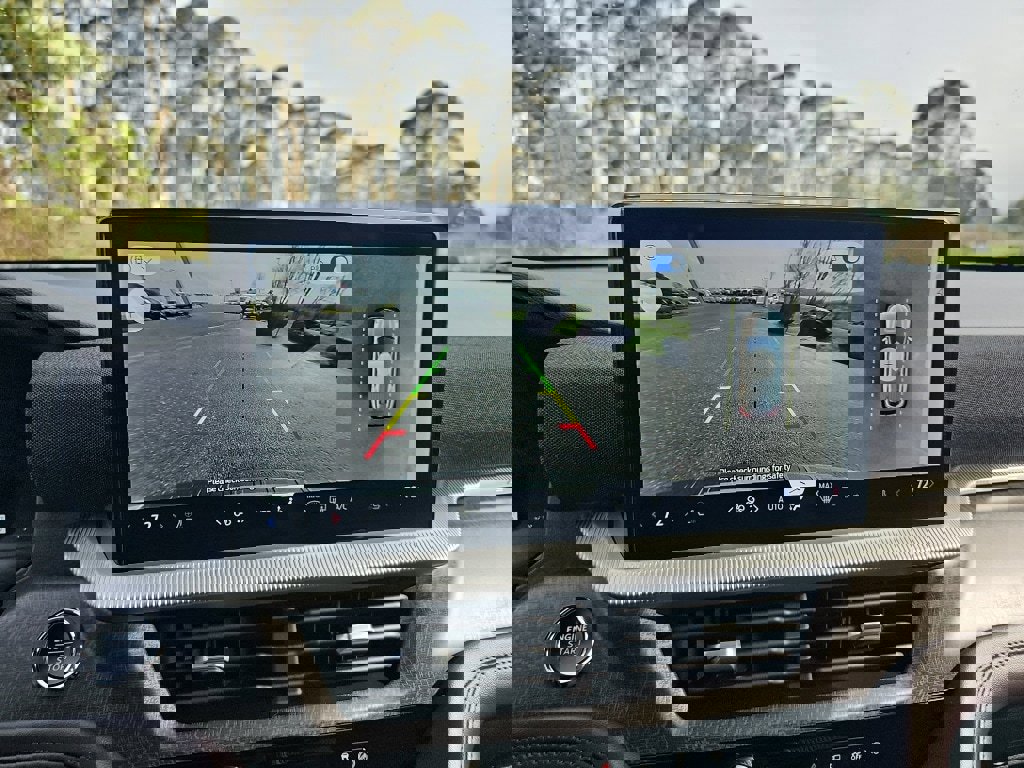 Used 2025 Ford Explorer Platinum w/ LUX Leather Package image 17