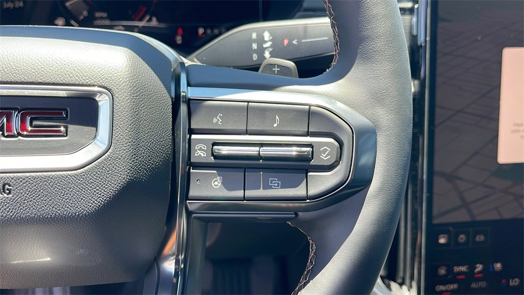 New 2025 GMC Acadia AT4 w/ Luxury Package image 24