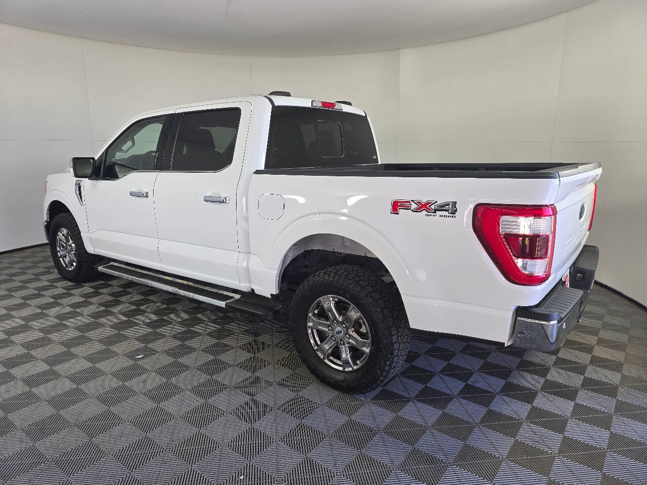 Used 2023 Ford F150 Lariat w/ FX4 Off-Road Package AWD/4WD image 7