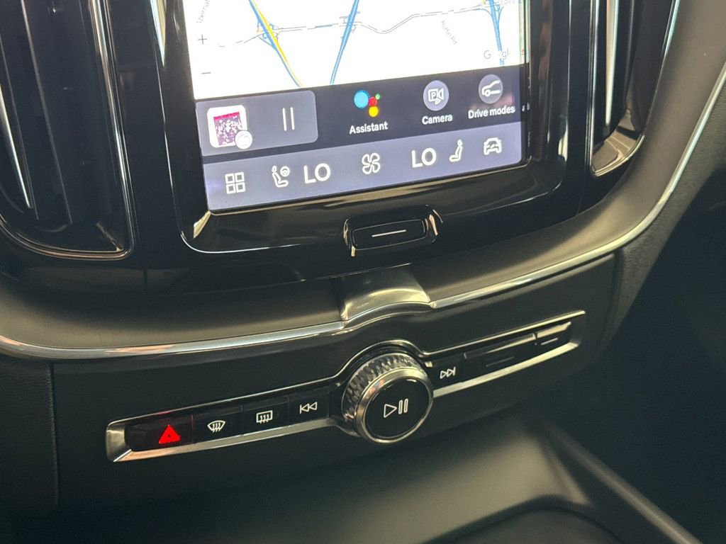 Certified 2025 Volvo XC60 B5 Core AWD/4WD image 20