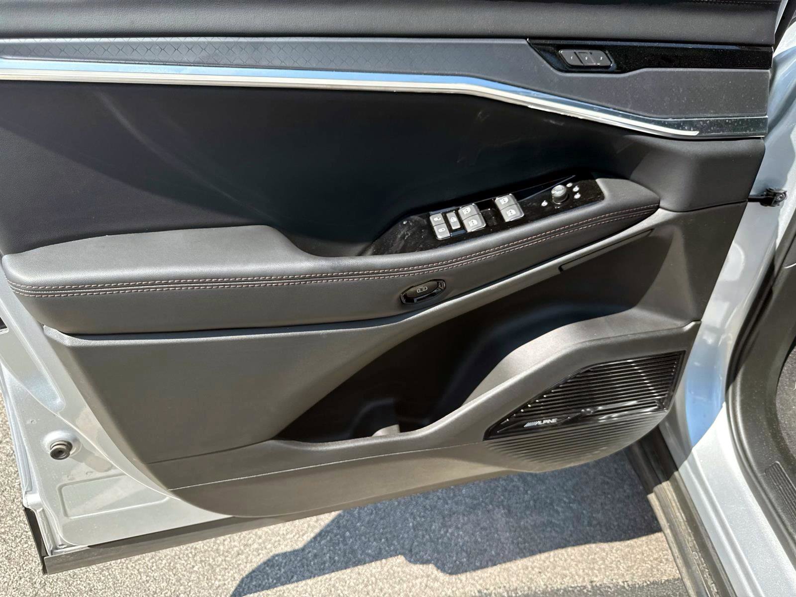 New 2025 Jeep Wagoneer S Limited image 14