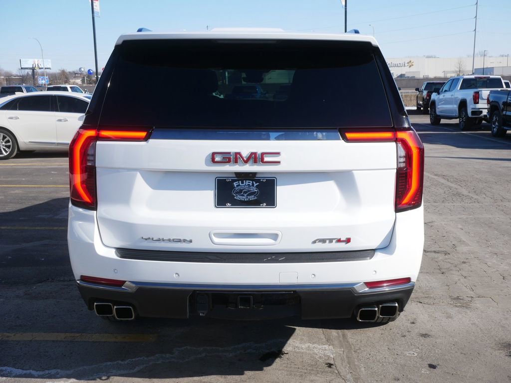 Certified 2025 GMC Yukon XL AT4 w/ AT4 Premium Package AWD/4WD image 6