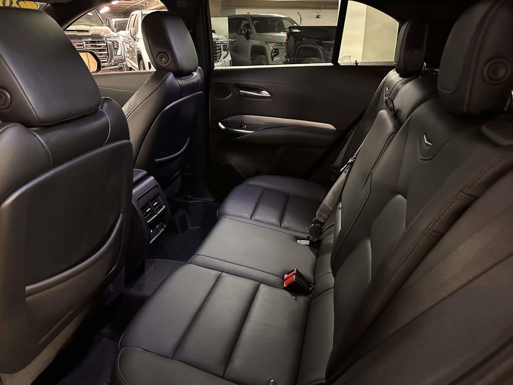 Used 2023 Cadillac XT4 Premium Luxury image 17