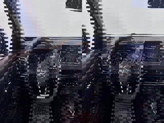 Used 2023 Nissan Rogue SV w/ SV Premium B Package image 19