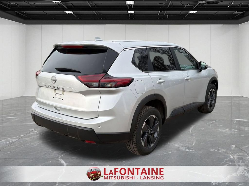 Used 2025 Nissan Rogue SV image 8