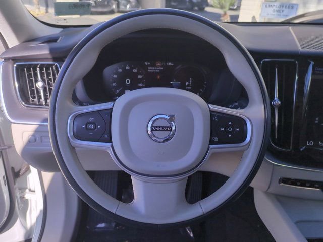 Used 2020 Volvo XC60 T8 Momentum image 19