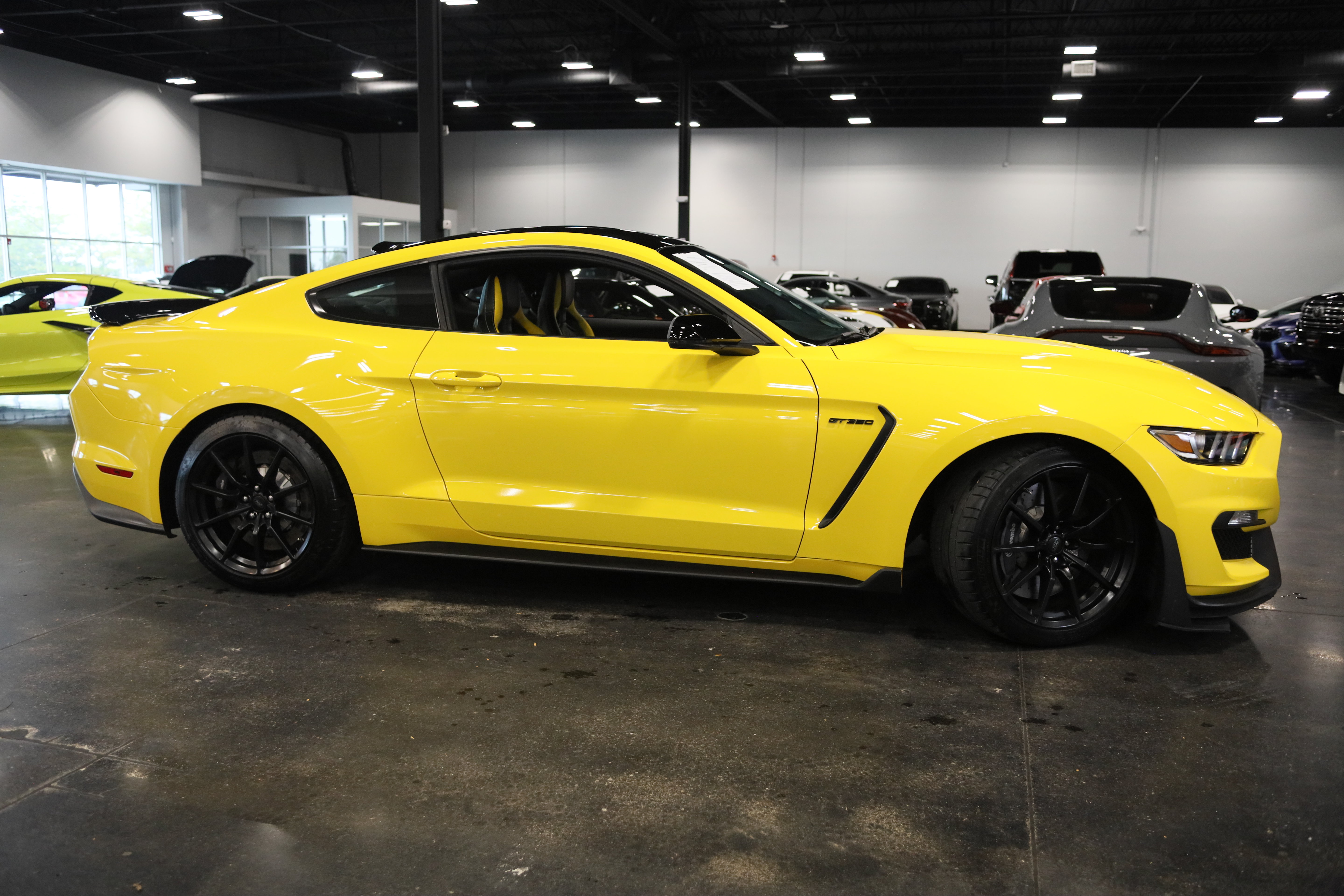 Used 2017 Ford Mustang Shelby GT350 w/ Electronics Package RWD image 8