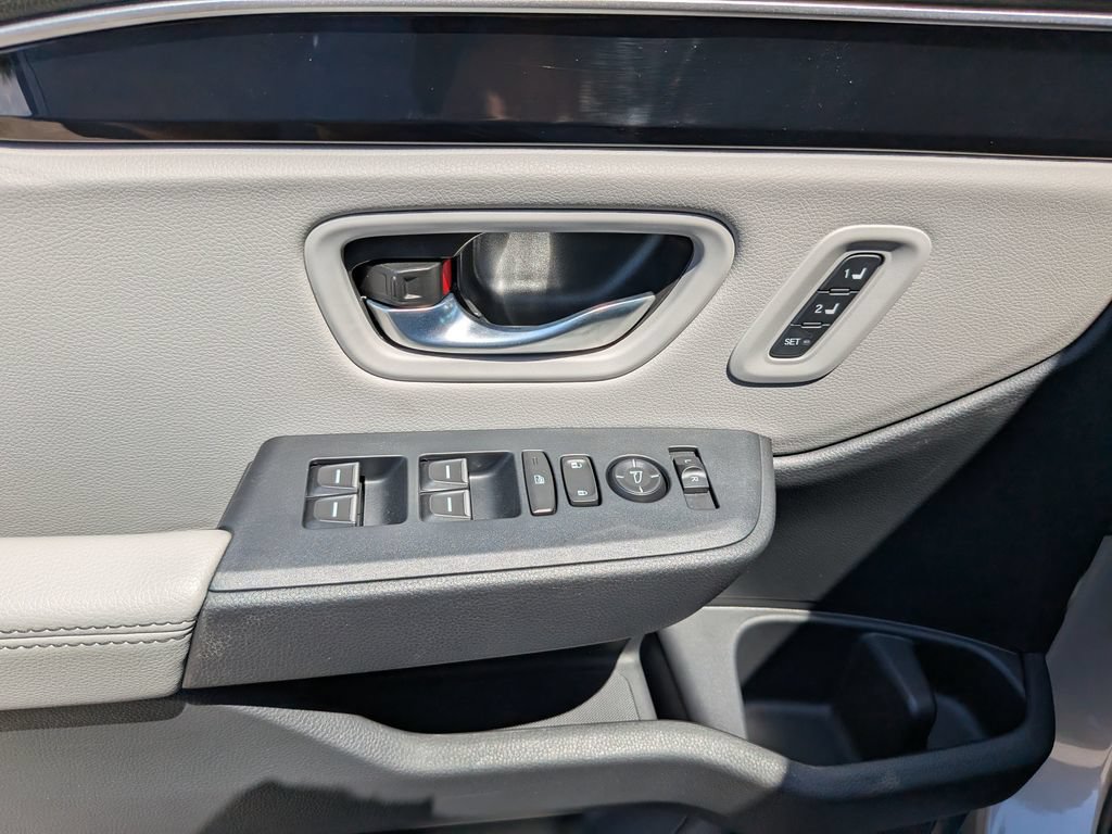 Used 2025 Honda Pilot EX-L image 21