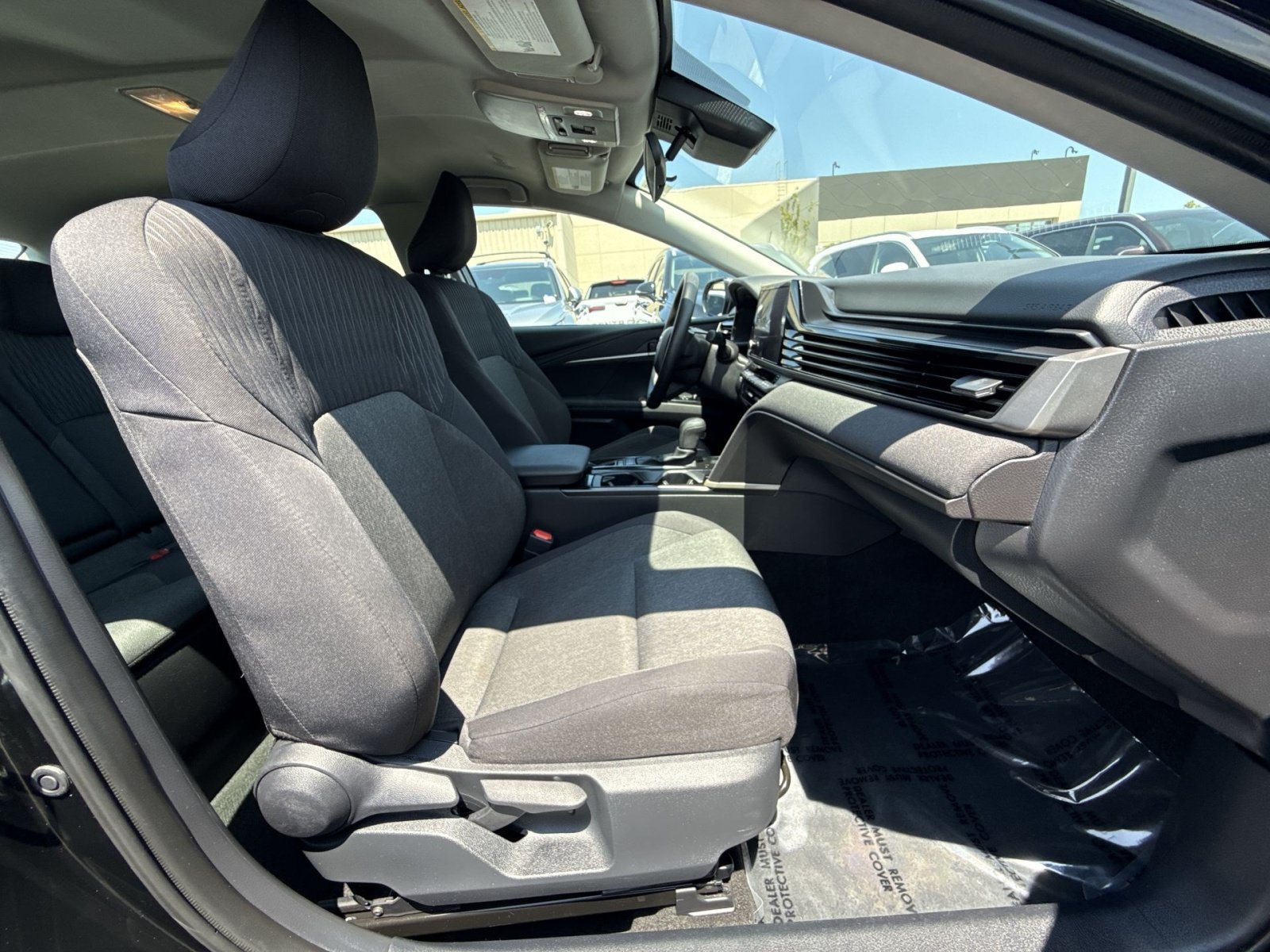 Used 2025 Toyota Camry LE FWD image 27