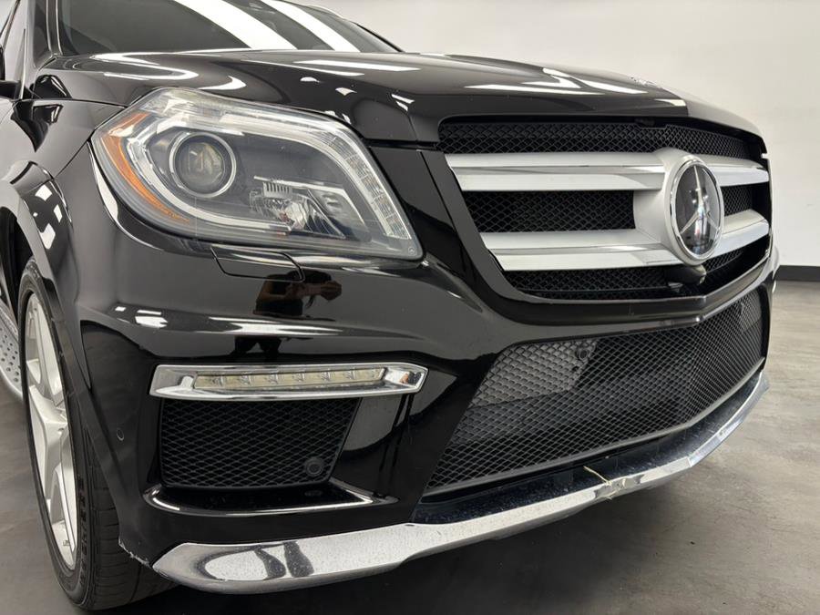 Used 2015 Mercedes-Benz GL 550 4MATIC image 16