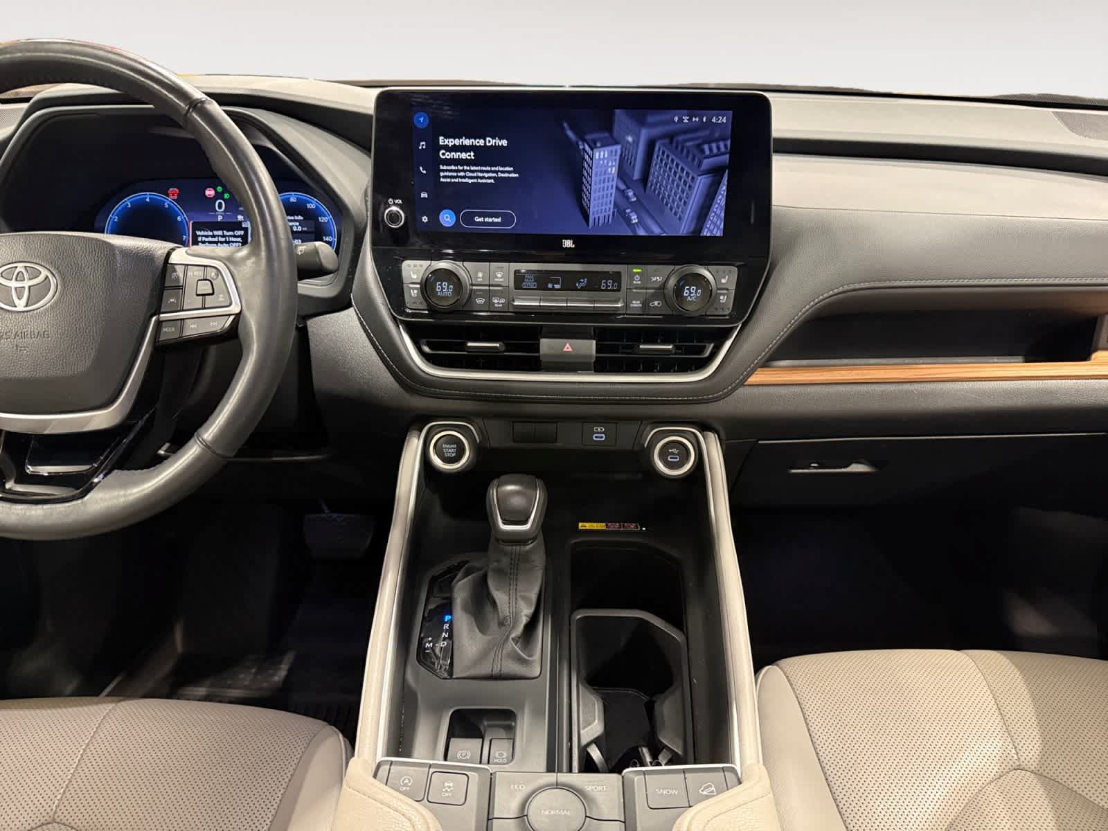 Used 2025 Toyota Grand Highlander AWD image 11