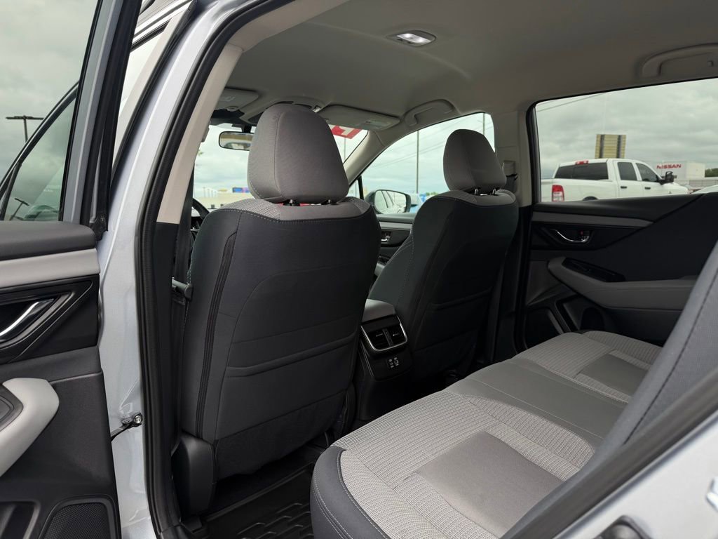 Used 2025 Subaru Outback Premium AWD/4WD image 23
